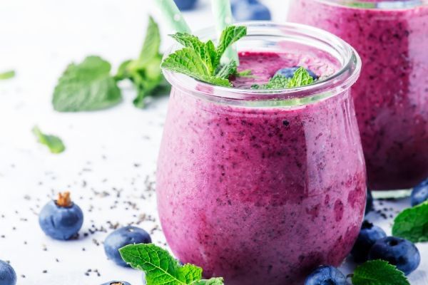 Chia-Berry Belly Blaster Smoothie